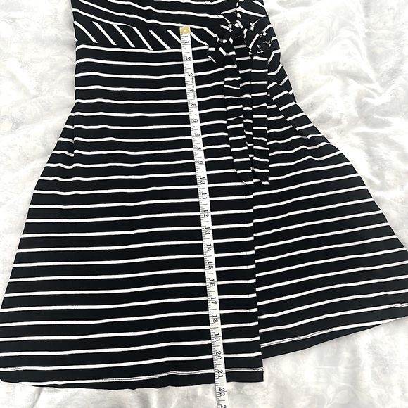 H&M Elbow Sleeve Black/White Striped Wrap Dress, Size 10 - Picture 5 of 10